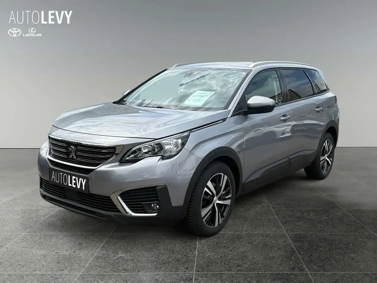 Gebraucht Peugeot 5008 Active 131 PS (96 kW) 2019 Grau SUV