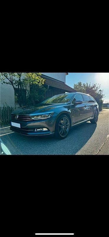 Grau Gebraucht 2016 VW Passat Highline Kombi | 13.750 € (Guter Preis) - Bild 1/4