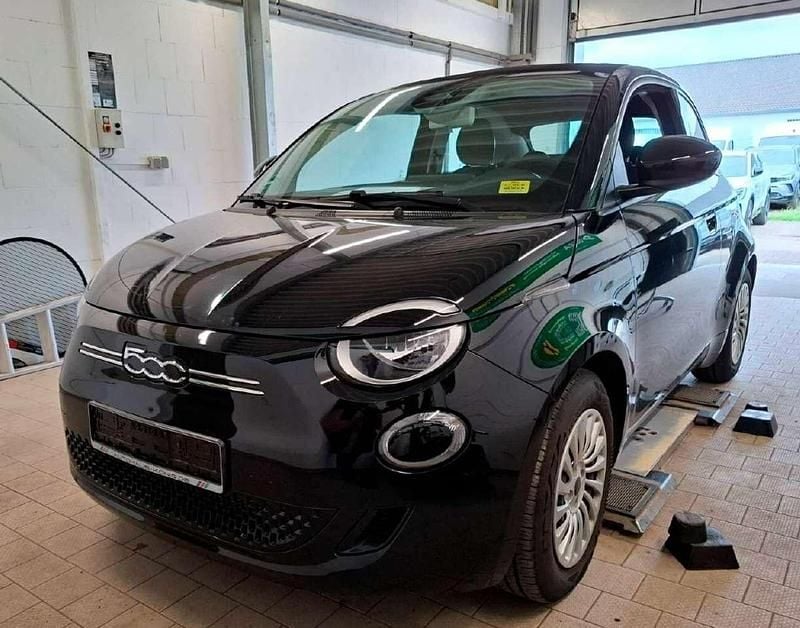 Gebraucht Fiat 500e 86 kW (118 PS) 2023 Onyx schwarz Cabrio