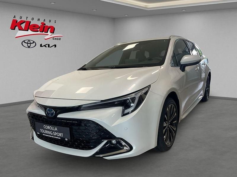 Neu Toyota Corolla 196 PS (144 kW) 2025 Platinum white Kombi