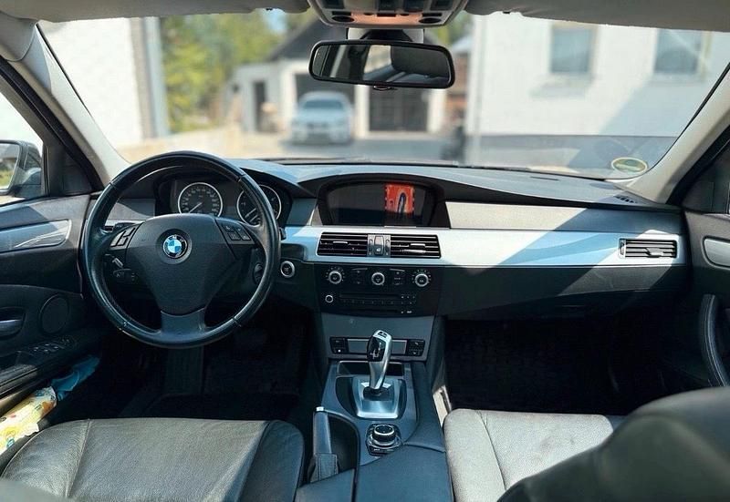 Gebraucht BMW 525 197 PS (144 kW) 2009 Silber Kombi