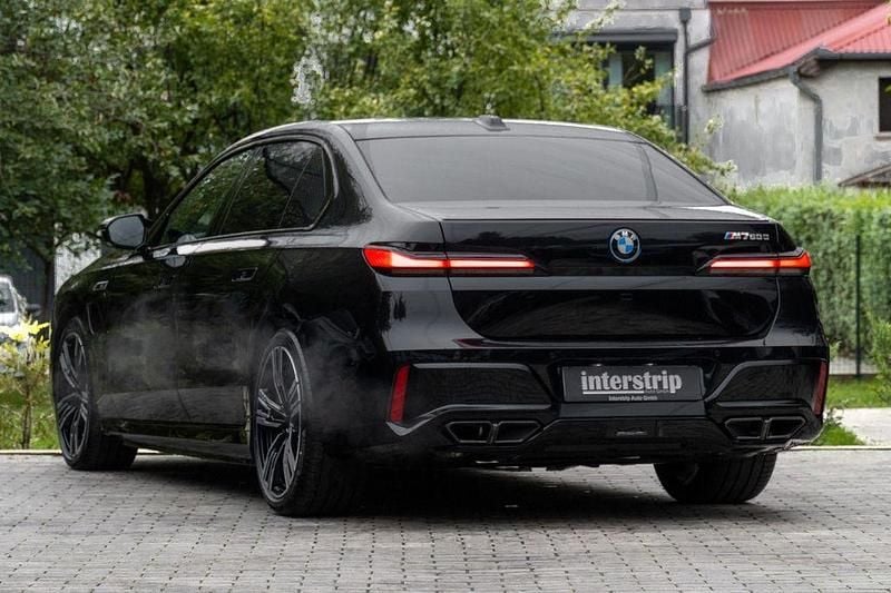 Gebraucht BMW M760e Executive 571 PS (419 kW) 2025 Schwarz Limousine