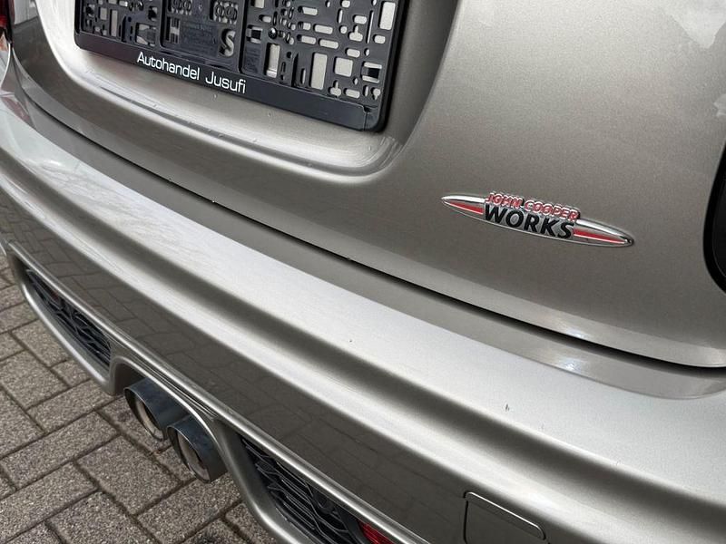 Gebraucht Mini John Cooper Works 231 PS (169 kW) 2019 Melting silver Kleinwagen