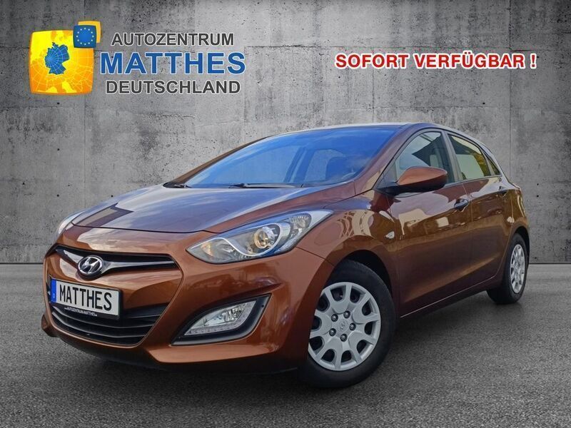 Braun Gebraucht 2012 Hyundai i30 Classic Limousine | 7.499 € (Etwas zu teuer) - Bild 1/4