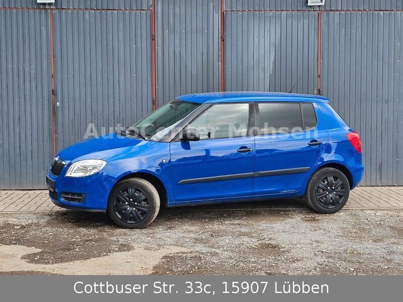 Blau Gebraucht 2010 Skoda Fabia Classic Limousine | 1.499 € (Fairer Preis) - Bild 1/4