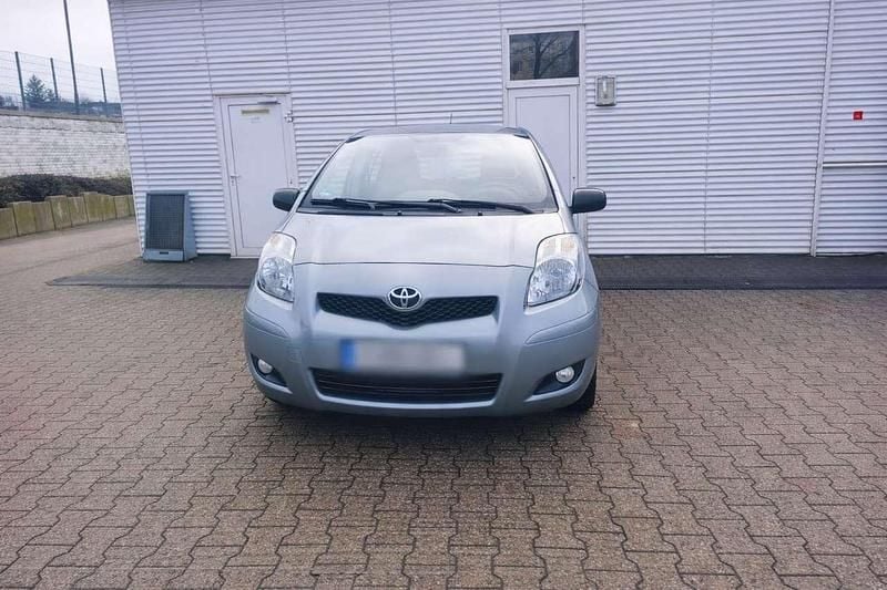 Gebraucht Toyota Yaris Basis 69 PS (50 kW) 2010 Kleinwagen