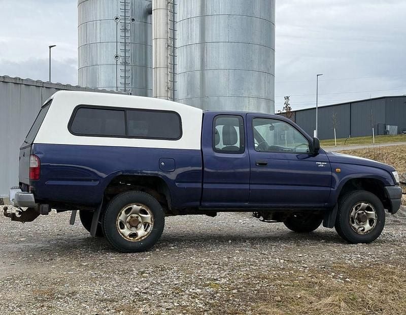 Gebraucht Toyota HiLux 102 PS (75 kW) 2004 Blau Pickup