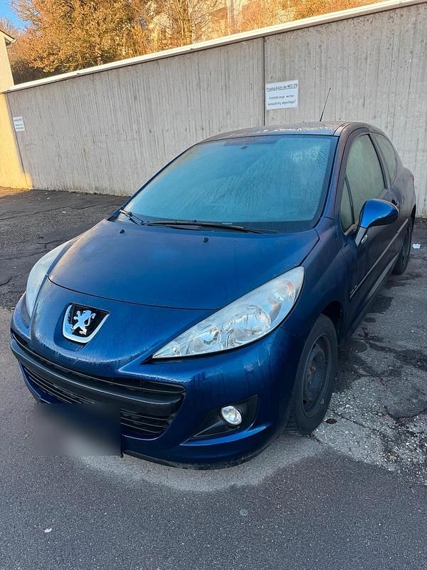 Gebraucht Peugeot 207 95 PS (69 kW) 2011 Blau Kleinwagen