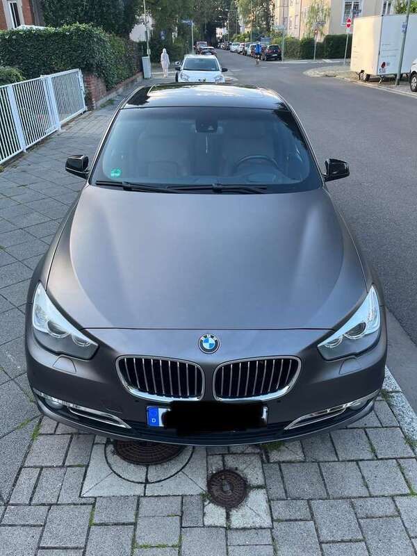 Schwarz Gebraucht 2011 BMW 530 Comfort Edition Limousine | 12.000 € (Superpreis) - Bild 1/4