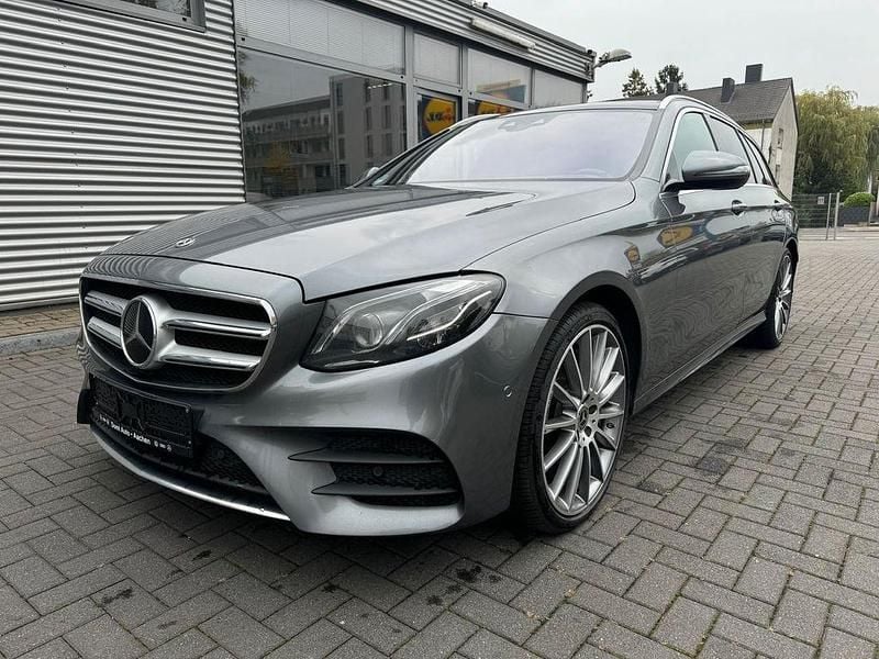 Gebraucht Mercedes E350 AMG line 258 PS (189 kW) 2017 Grau Kombi