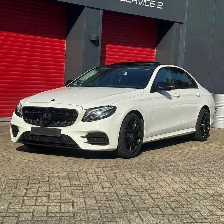 Gebraucht Mercedes E220 AMG 194 PS (142 kW) 2016 Weiß Limousine