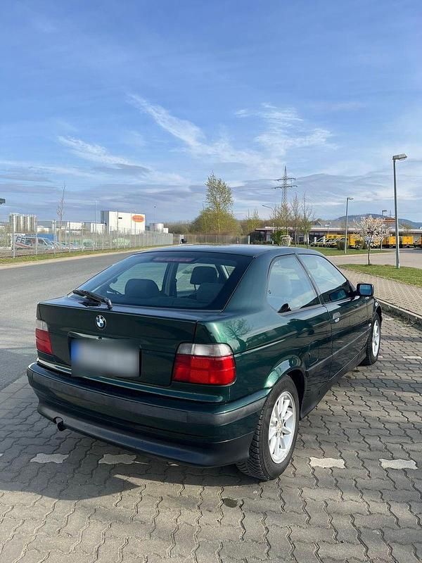 Gebraucht BMW 316 105 PS (77 kW) 1999 Grün Limousine
