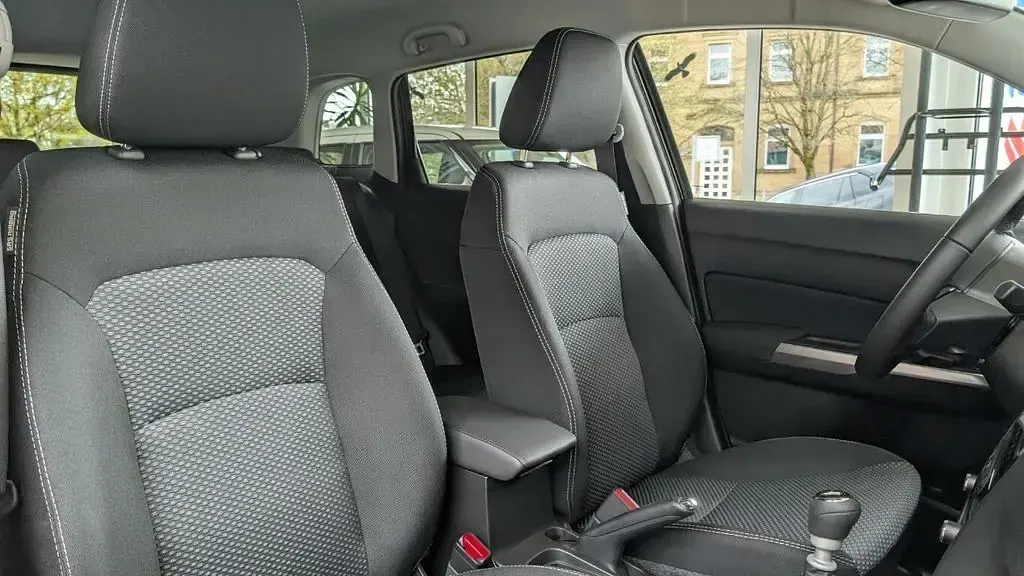 Neu Suzuki Vitara Comfort 129 PS (94 kW) 2025 Schwarz SUV