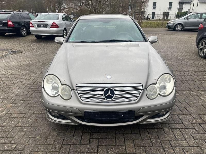 Gebraucht Mercedes C180 143 PS (105 kW) 2004 Silber Coupé