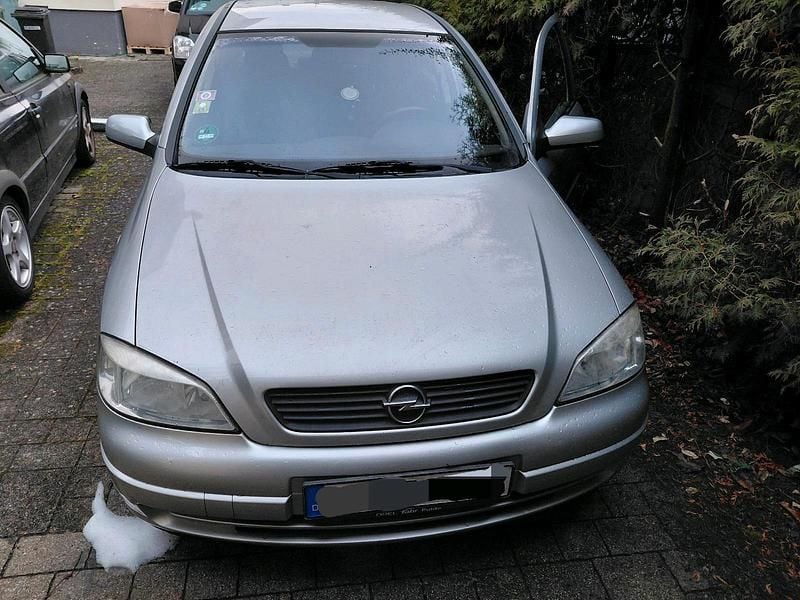 Silber Gebraucht 2001 Opel Astra Comfort Limousine | 890 € (Superpreis) - Bild 1/4