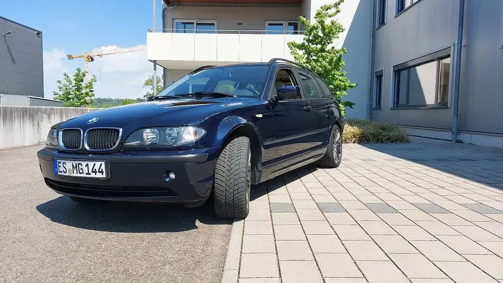 Używany BMW 320 Basis 150 KM (110 kW) 2004 Niebieski Kombi