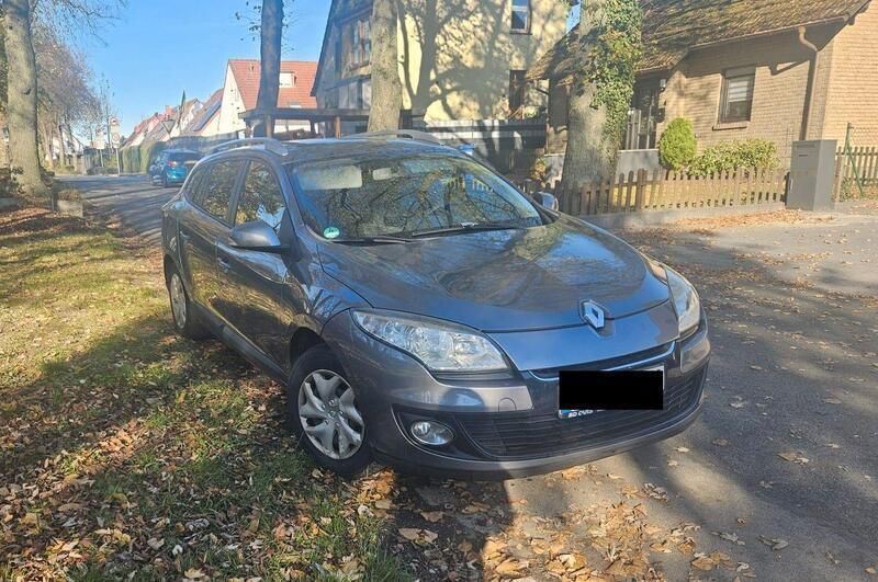 Grau Gebraucht 2013 Renault Mégane III Kombi | 3.350 € (Superpreis) - Bild 1/4