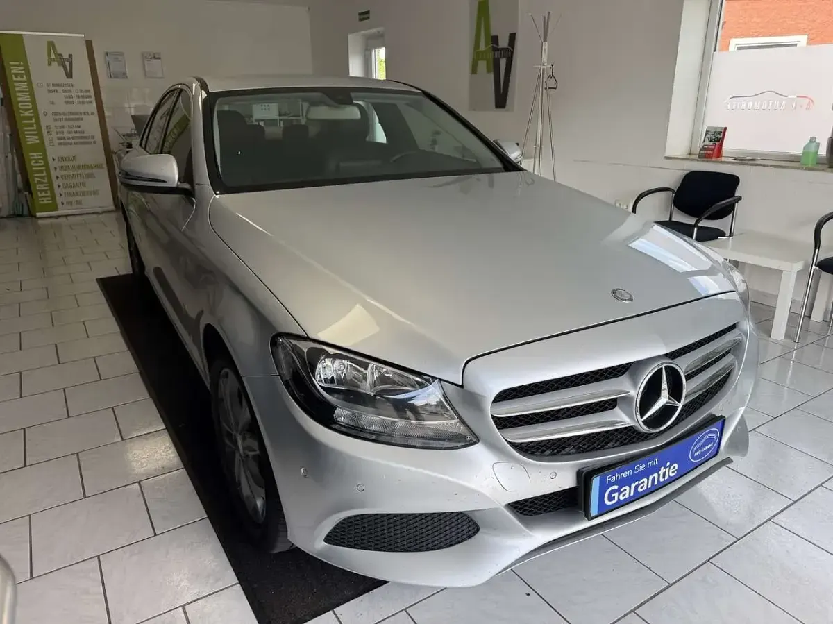 Gebraucht Mercedes C180 156 PS (114 kW) 2015 Iridiumsilber  metalliclack Limousine