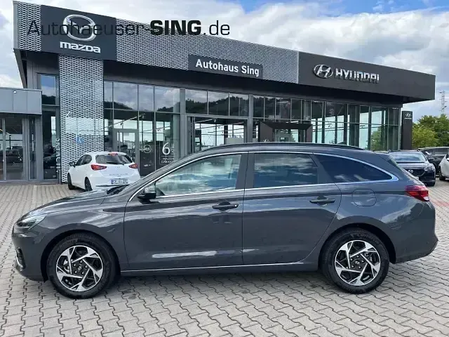 Neu Hyundai i30 140 PS (102 kW) 2025 Grau (ecotronic gray ) Kombi
