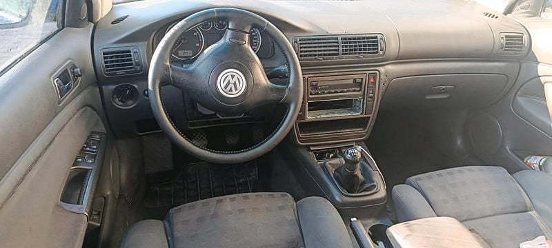 Gebraucht VW Passat 136 PS (100 kW) 2004 Blau Kombi