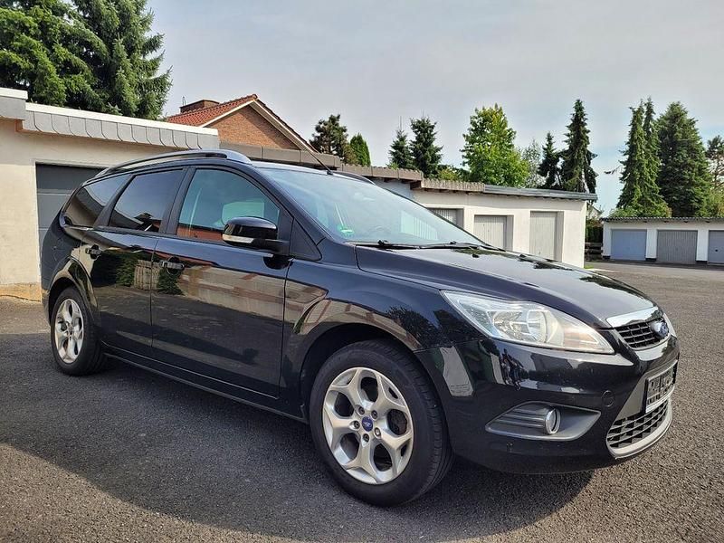 Schwarz Gebraucht 2010 Ford Focus Viva Limousine | 3.250 € (Fairer Preis) - Bild 1/4