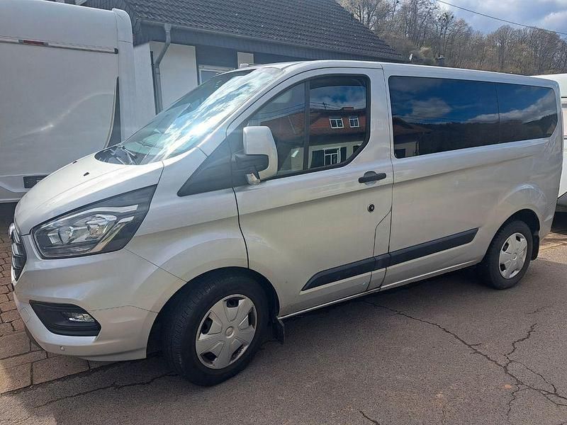 Gebraucht Ford Transit Custom 131 PS (96 kW) 2019 Silber Van / Kleinbus