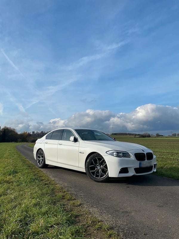 Gebraucht BMW 520 184 PS (135 kW) 2013 Weiß Limousine