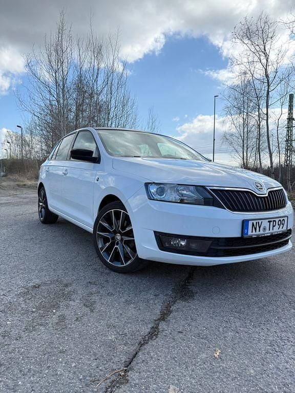 Gebraucht Skoda Rapid 105 PS (77 kW) 2015 Weiß Kleinwagen