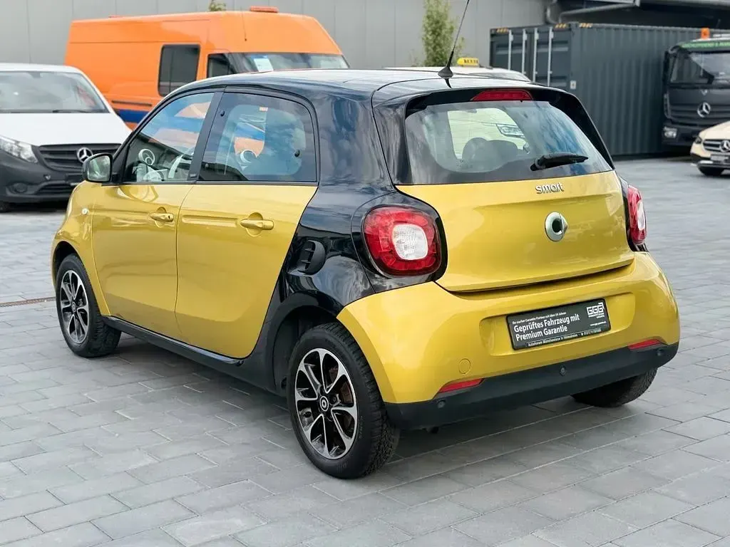 Gebraucht Smart ForFour Passion 71 PS (52 kW) 2015 Schwarz Kleinwagen