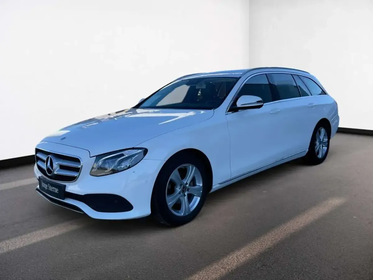 Usado Mercedes E220 Avantgarde 194 CV (142 kW) 2017 Blanco Familiar