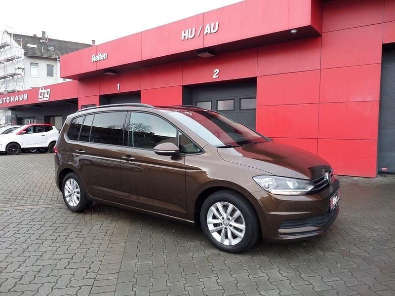 Gebraucht VW Touran 150 PS (110 kW) 2016 Braun Van / Kleinbus
