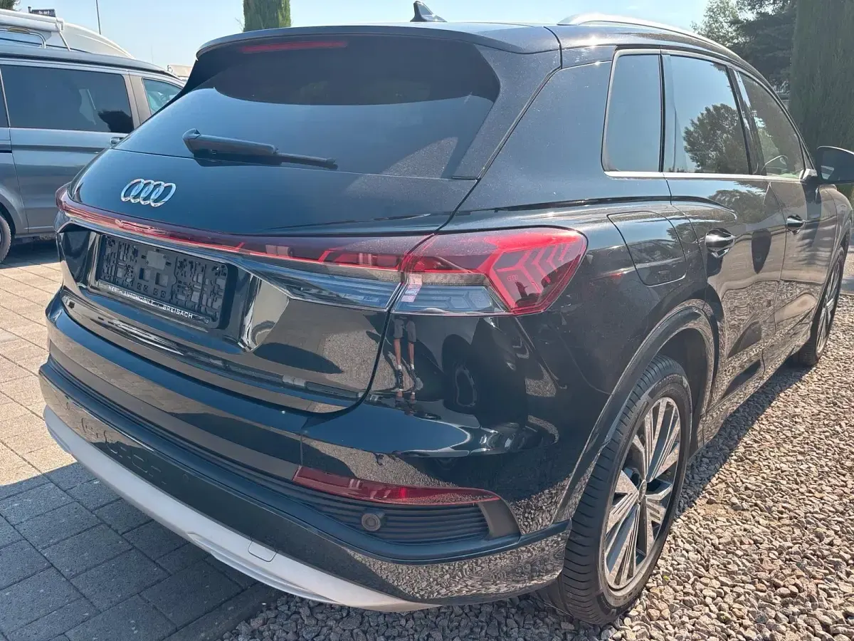 Gebraucht Audi e-tron S-Line 150 kW (204 PS) 2023 Schwarz SUV