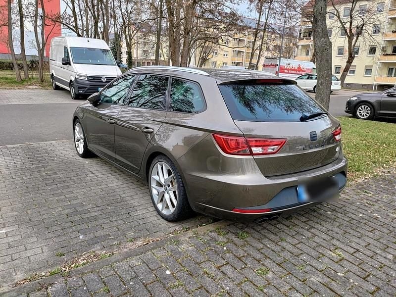 Gebraucht Seat Leon FR 180 PS (132 kW) 2015 Braun Kombi