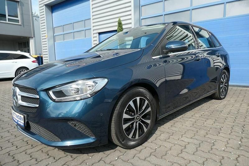 Denimblau Gebraucht 2020 Mercedes B180 Van / Kleinbus | 19.850 € (Fairer Preis) - Bild 1/4
