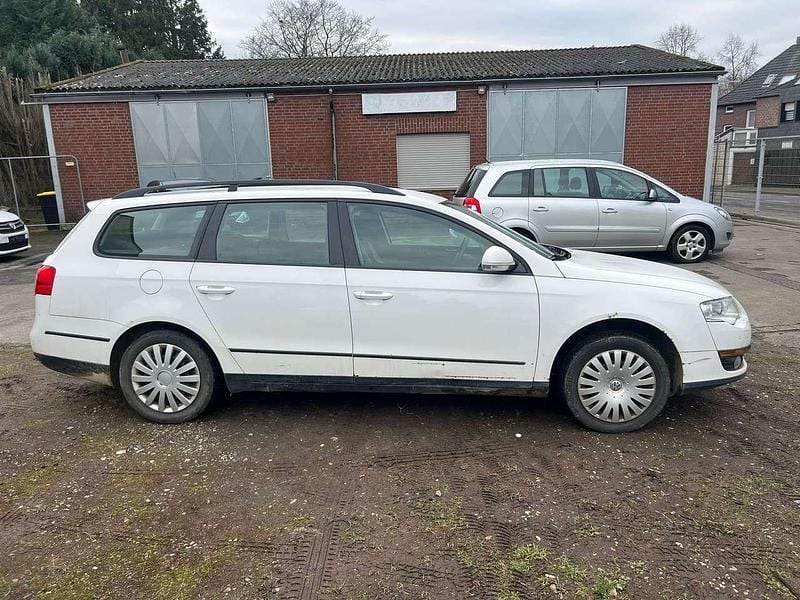 Gebraucht VW Passat Trendline 140 PS (102 kW) 2009 Candyweiß Kombi