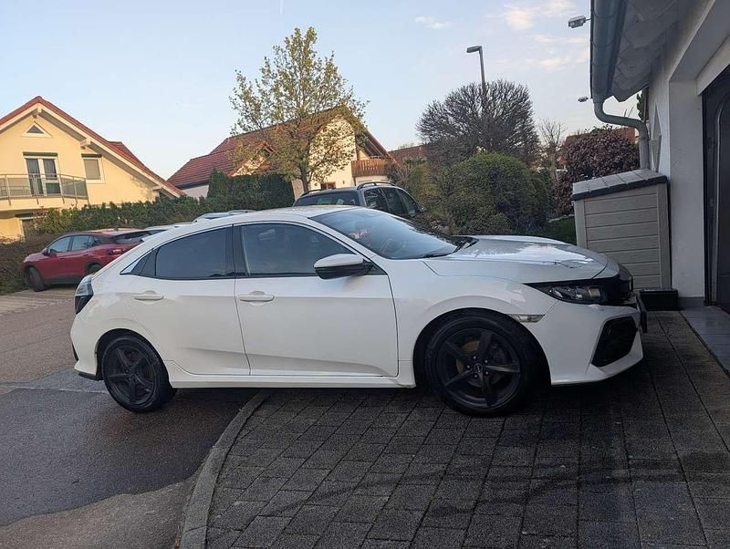 Gebraucht Honda Civic Elegance 129 PS (94 kW) 2018 Limousine