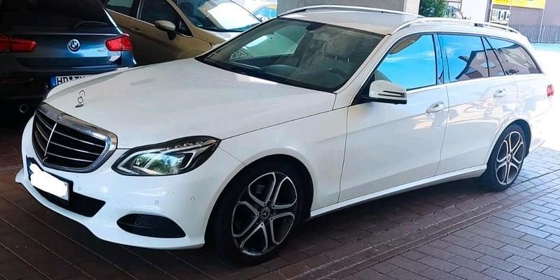 Weiß Gebraucht 2015 Mercedes E220 Kombi | 9.000 € (Guter Preis) - Bild 1/4