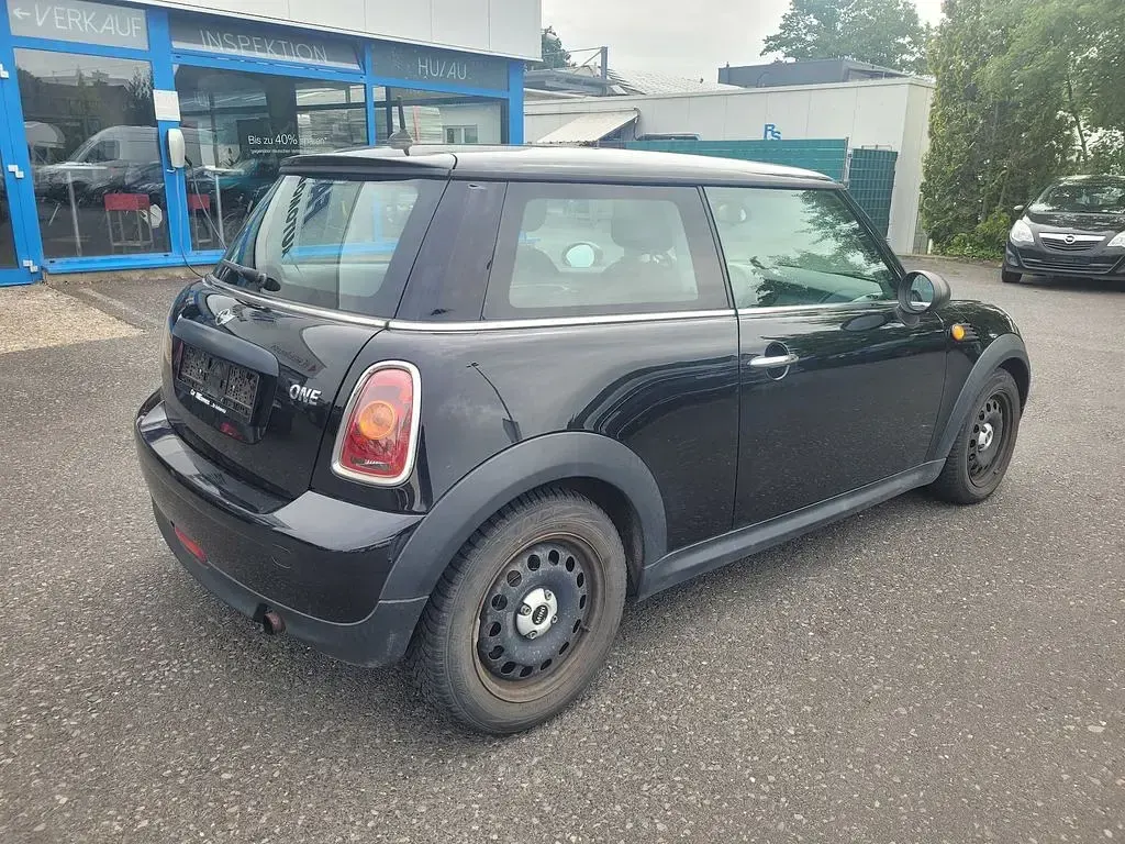 Gebraucht Mini ONE 75 PS (55 kW) 2010 Schwarz Kleinwagen