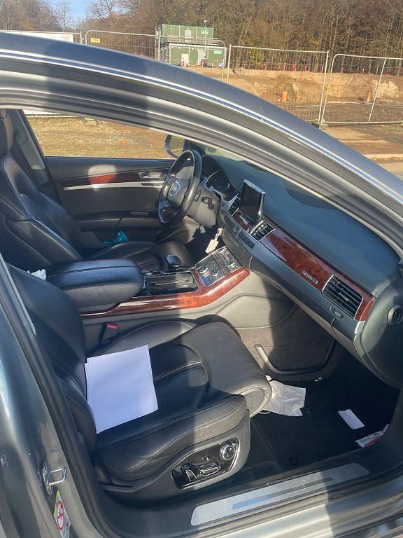 Gebraucht Audi A8 351 PS (258 kW) 2010 Grau Limousine