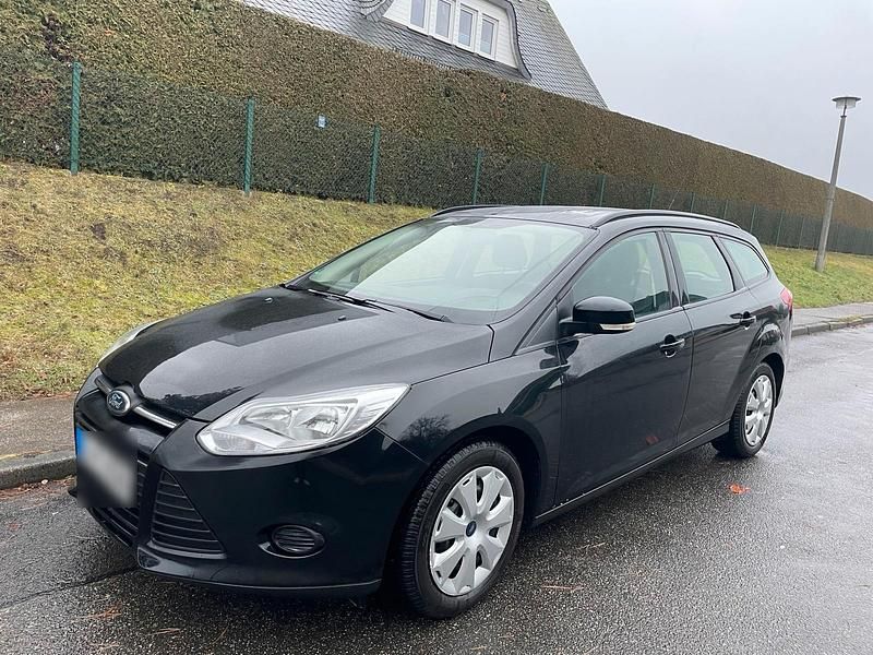 Gebraucht Ford Focus 125 PS (91 kW) 2011 Schwarz Kombi