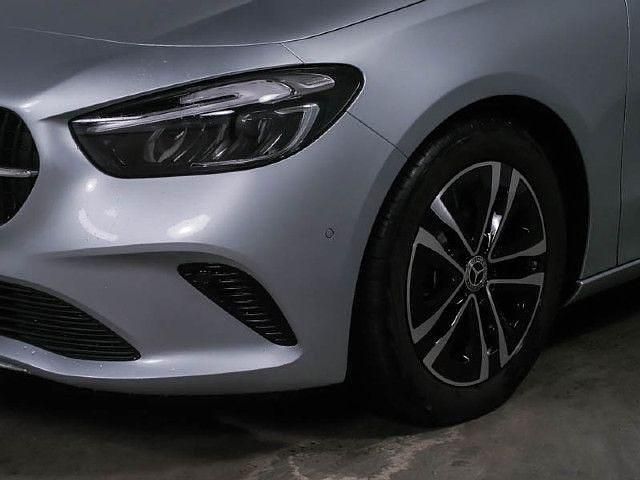Hightechsilber (metallic) Gebraucht 2024 Mercedes B200 Van / Kleinbus | 32.359 € (Etwas zu teuer) - Bild 1/4