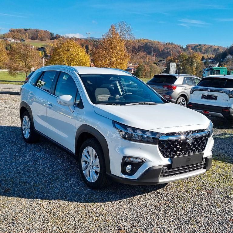 Weiß Neu 2025 Suzuki SX4 S-Cross Comfort SUV | 24.990 € (Fairer Preis) - Bild 1/4