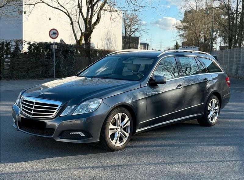 Gebraucht Mercedes E350 Avantgarde 231 PS (169 kW) 2009 Grau Kombi
