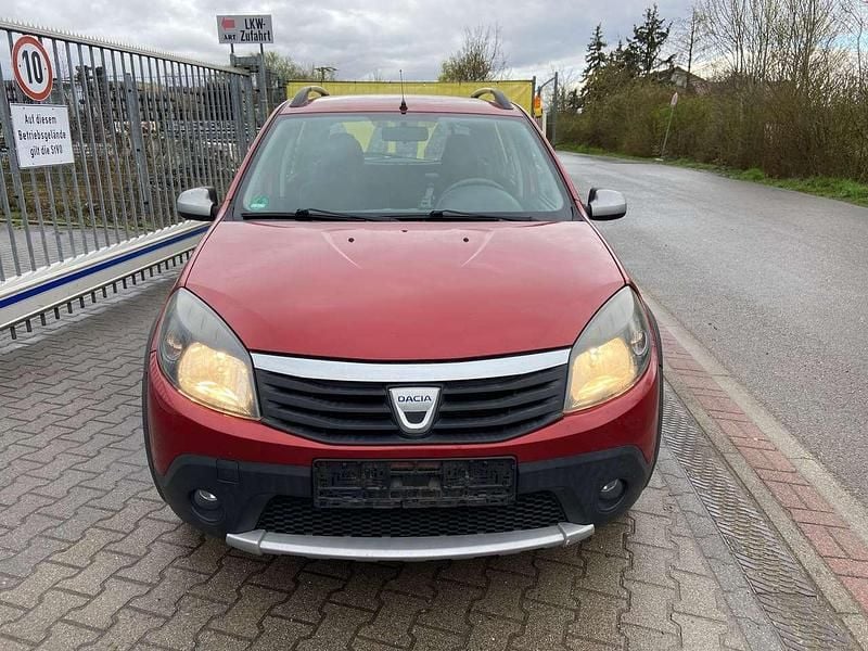 Gebraucht Dacia Sandero Stepway 84 PS (61 kW) 2011 Feuerrot Kleinwagen