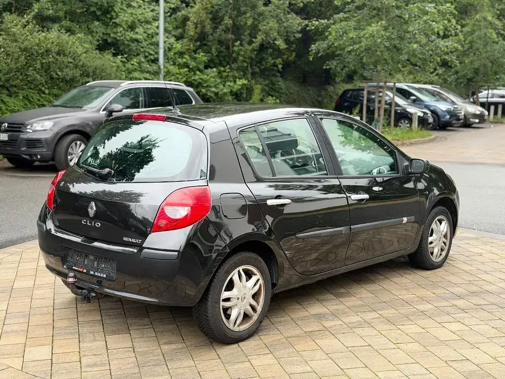 Gebraucht Renault Clio III Dynamique 111 PS (81 kW) 2006 Schwarz Limousine