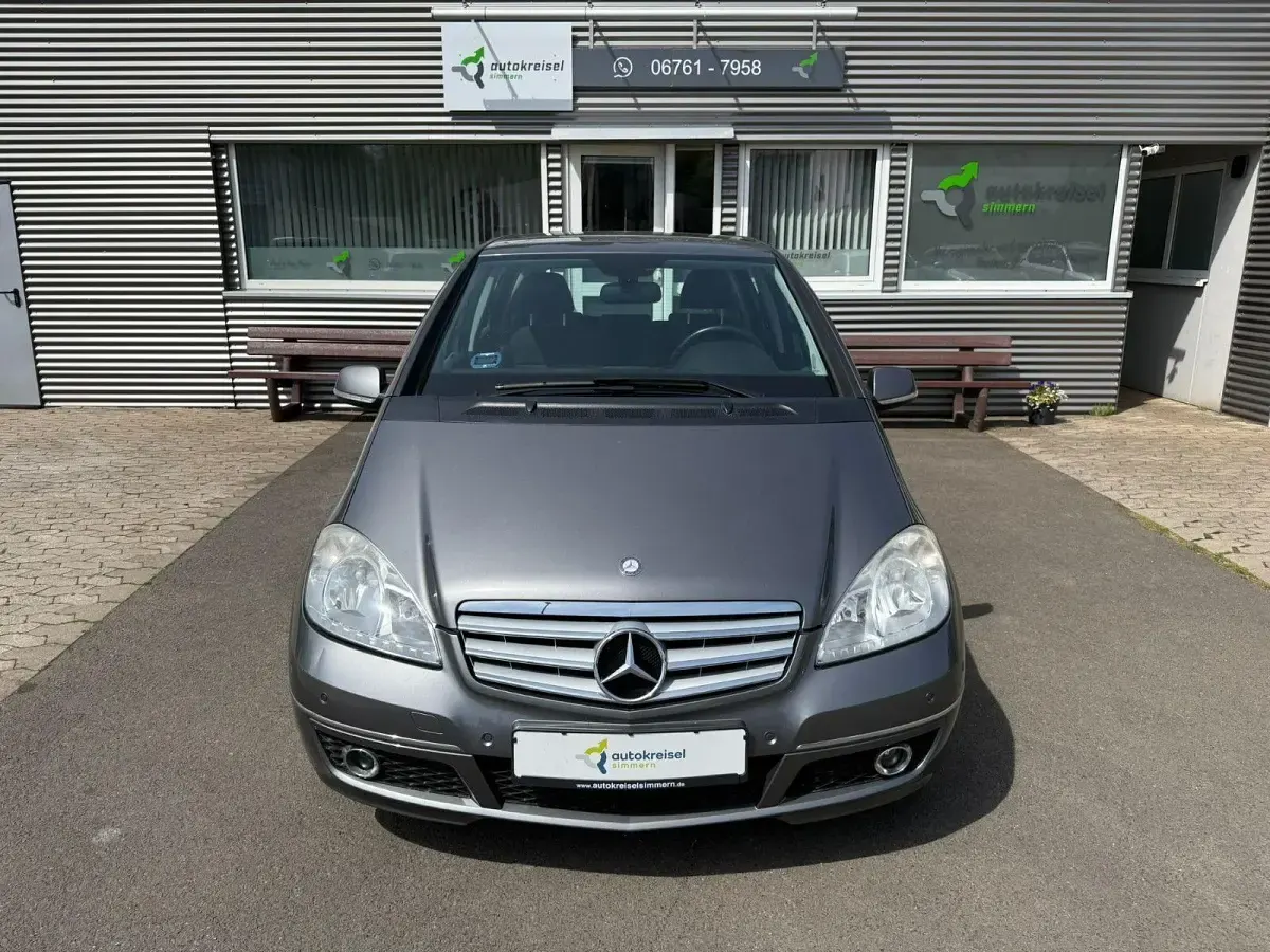 Gebraucht Mercedes A180 Avantgarde 116 PS (85 kW) 2010 Grau Limousine