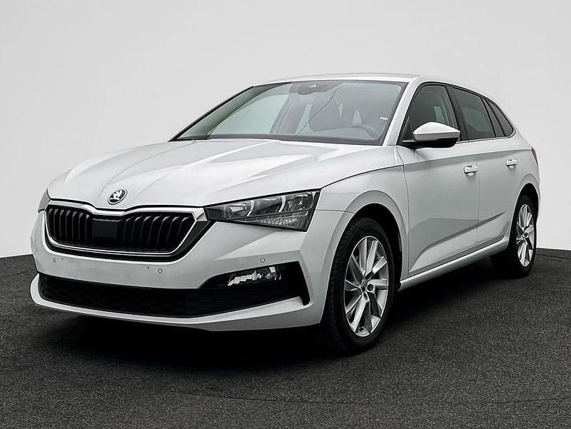 Weiß Gebraucht 2020 Skoda Scala Style Kleinwagen | 12.390 € (Fairer Preis) - Bild 1/4