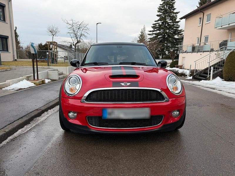 Używany Mini John Cooper Works 211 KM (155 kW) 2010 Czerwony Hatchback