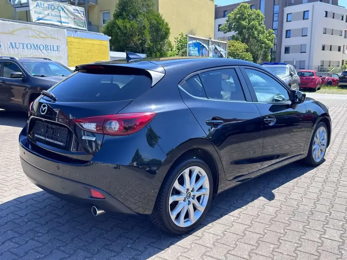 Gebraucht Mazda 3 Sports-Line 150 PS (110 kW) 2016 Jet black Limousine