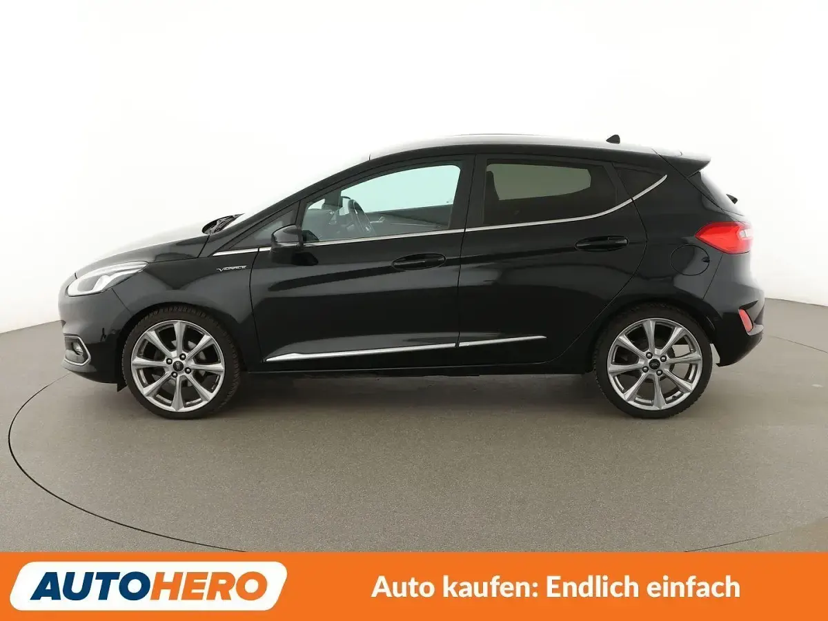Używany Ford Fiesta Vignale 101 KM (74 kW) 2017 Czarny Hatchback